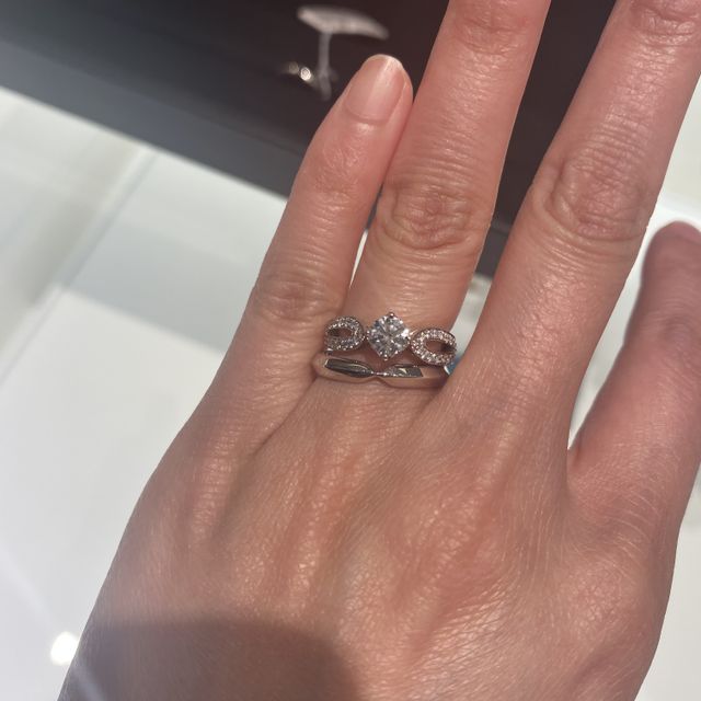 【ティファニー(Tiffany & Co.)の口コミ】 ティファニーの指輪は少し丸みを帯びているものが多く、可愛らしい印象が…