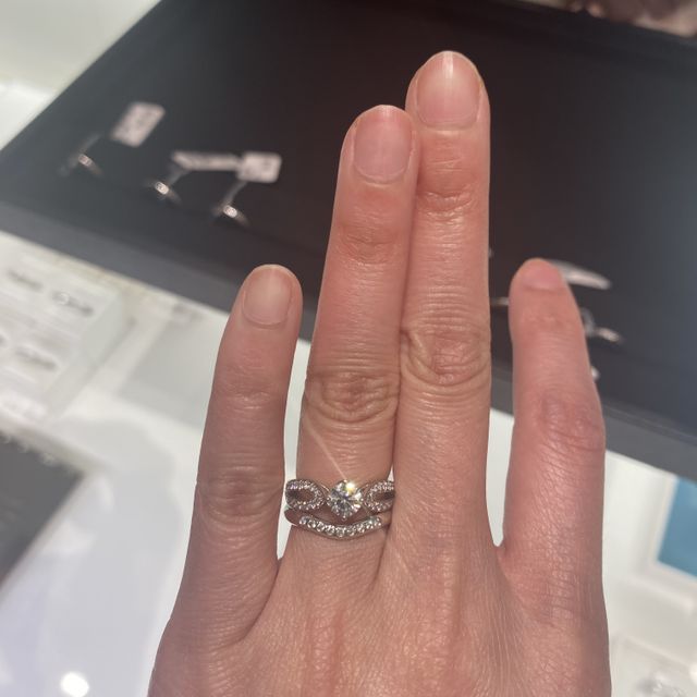 【ティファニー(Tiffany & Co.)の口コミ】 ティファニーの指輪は少し丸みを帯びているものが多く、可愛らしい印象が…