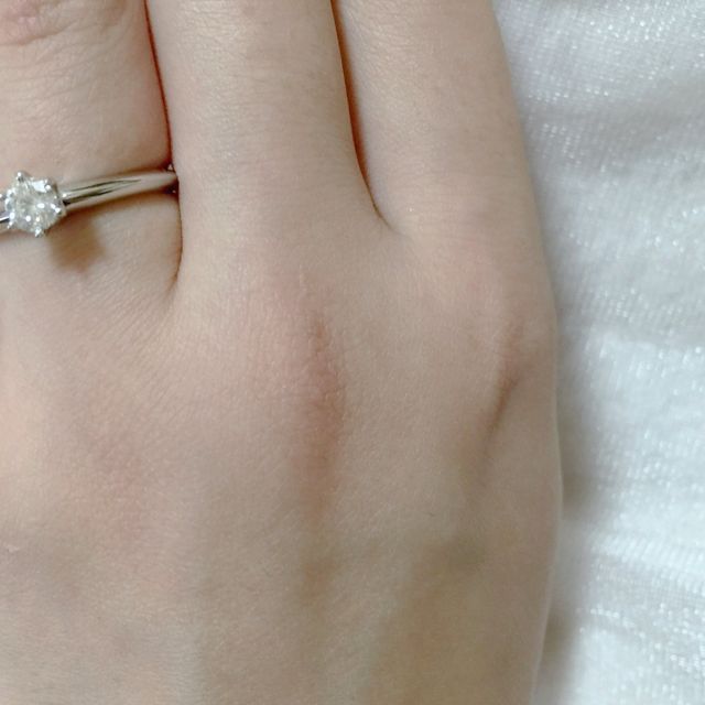 【ティファニー(Tiffany & Co.)の口コミ】 まず、輝きが素晴らしく、他のブランドとも比較した上で価格と質のバラン…