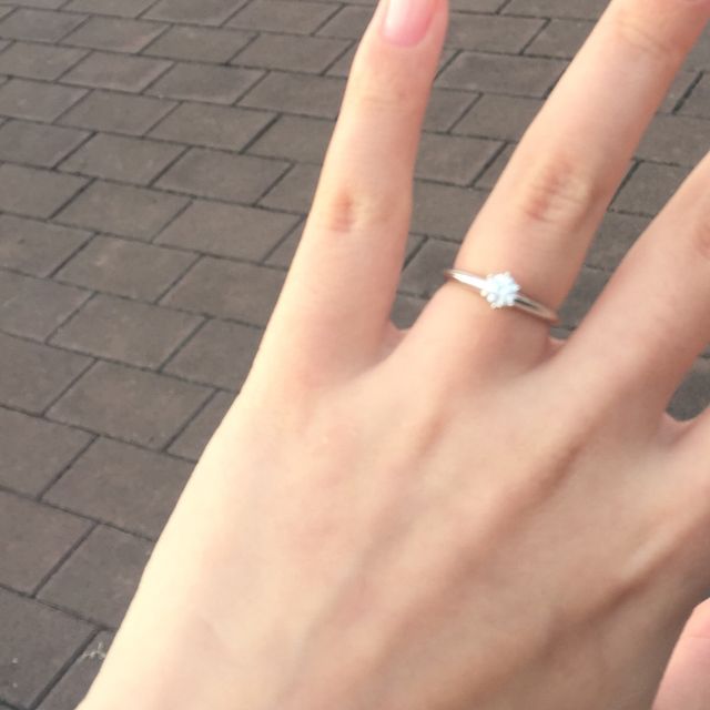 【ティファニー(Tiffany & Co.)の口コミ】 まず、輝きが素晴らしく、他のブランドとも比較した上で価格と質のバラン…