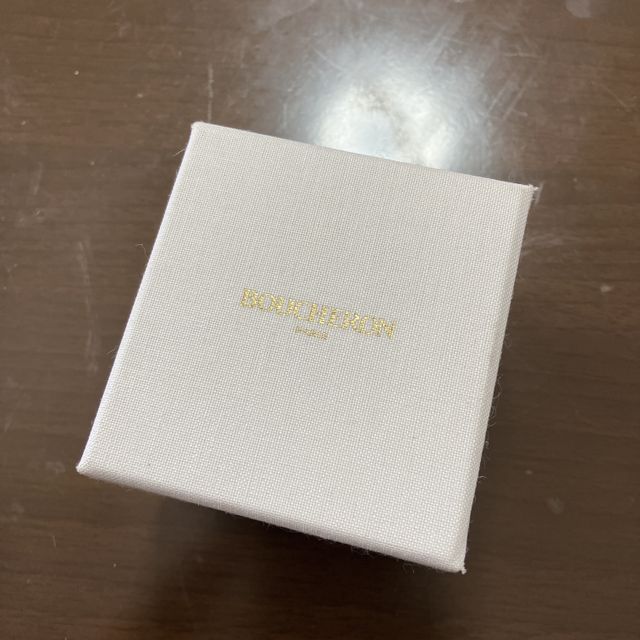 【ブシュロン(BOUCHERON)の口コミ】 デザインが最後の決め手になりました。相手と一緒に色々な指輪を見に行き…