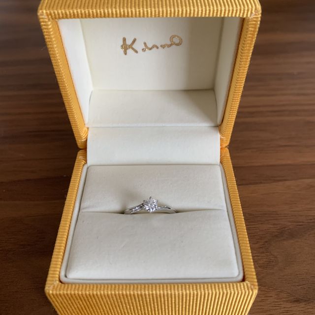【ケイウノ ブライダル(K.UNO BRIDAL)の口コミ】 彼の希望でエタニティリングではない婚約指輪を考えており、結婚指輪を先…