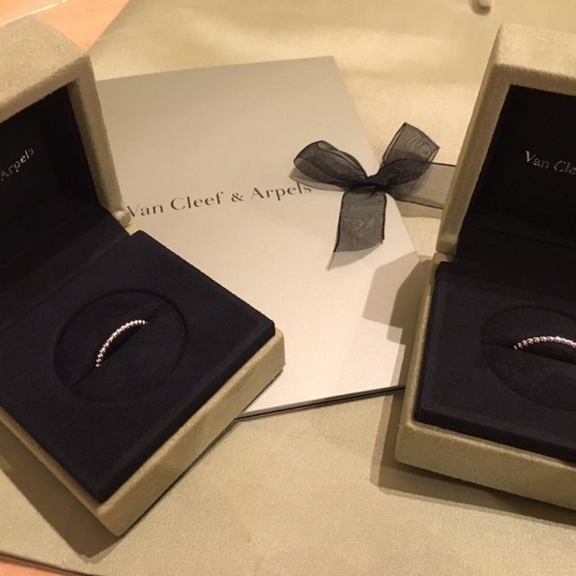 【ヴァン クリーフ＆アーペル(Van Cleef & Arpels)の口コミ】 職業が美容師をしておりまして、普通のリングではなく、デザイン性がある…
