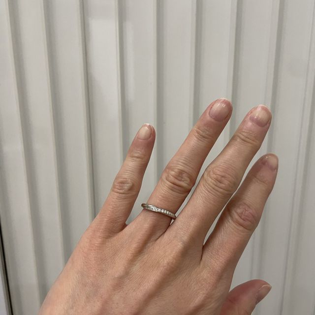 【銀座ダイヤモンドシライシの口コミ】 ハーフエタニティリングを探していました。婚約指輪は普段使いしないため…