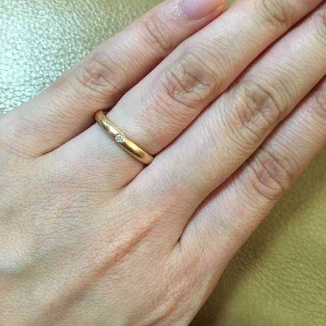 【ティファニー(Tiffany & Co.)の口コミ】 結婚指輪は憧れのティファニーで、と婚約の段階から決めていました。お揃…