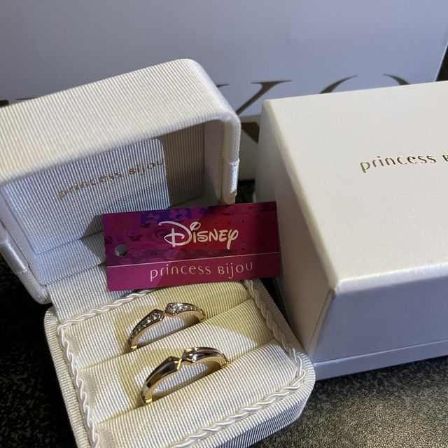 【Princess Bijou(プリンセス・ビジュー)の口コミ】 結婚指輪はディズニーの物がいいなぁと思っていましが、こちらの指輪は旦…