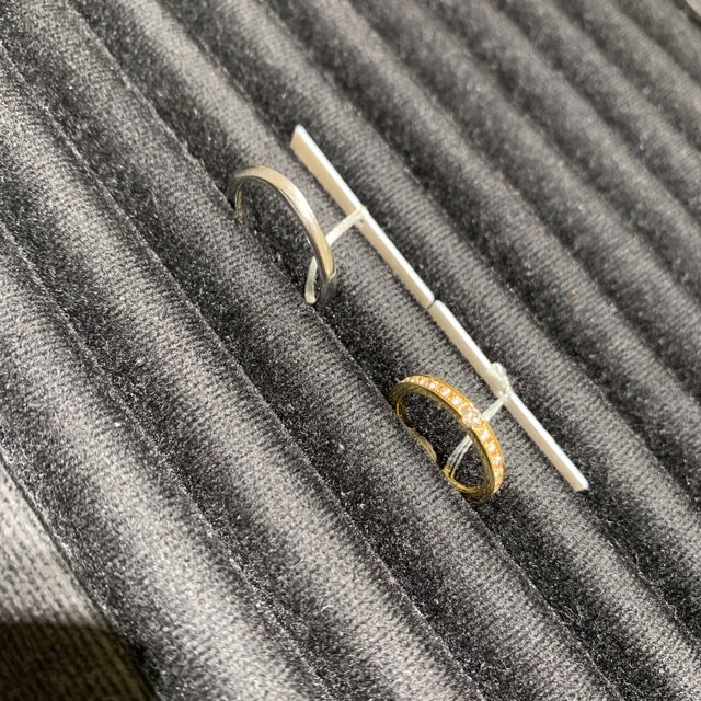 【TRECENTI(トレセンテ)の口コミ】 他には無いデザインでとても綺麗でした。ダイヤがとても綺麗なのと、独自…