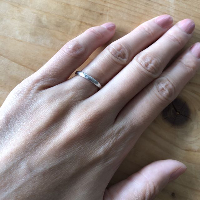 【YUKA HOJO(ユカホウジョウ)の口コミ】 指輪の決め手はYUKA HOJOのデザインです。シンプルでとてもかわいくて真ん…