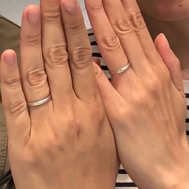 【YUKA HOJO(ユカホウジョウ)の口コミ】 指輪の決め手はYUKA HOJOのデザインです。シンプルでとてもかわいくて真ん…