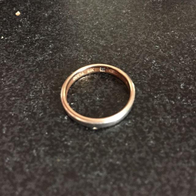 【Romantic Blue(ロマンティックブルー)の口コミ】 値段が手軽だったのと、デザインがシンプルなんですが、ブラチナの周りに…