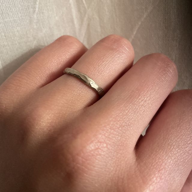 【YUKA HOJO(ユカホウジョウ)の口コミ】 まずはなんといっても他と被らないデザインです。おしゃれです。ホワイト…