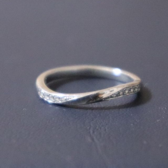 【アイプリモ(I-PRIMO)の口コミ】 ゼクシィで指輪のカタログを見て、ひとめぼれし、こちらに決定しました。
…