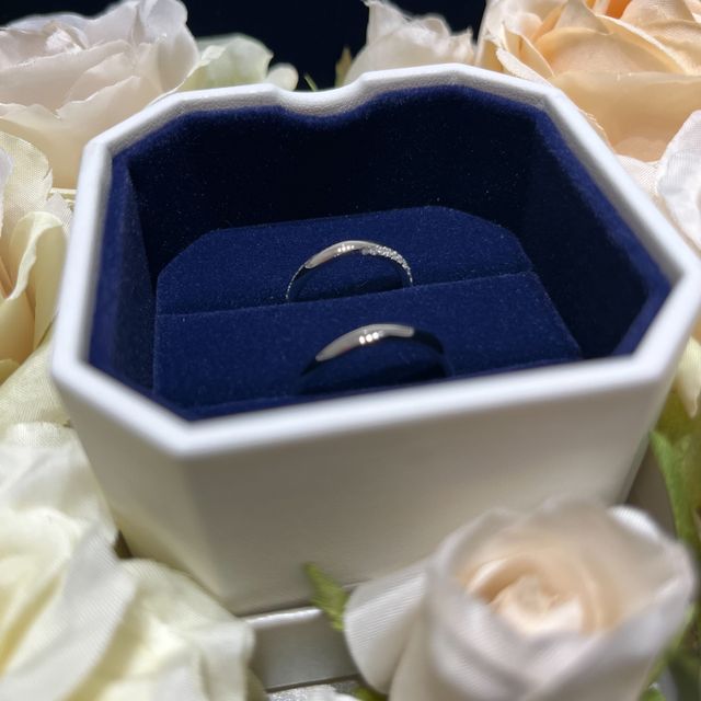 【4℃ BRIDAL(ヨンドシーブライダル)の口コミ】 ゼクシィの裏表紙を観た瞬間に、これだ！この指輪がいい！と決めました。…