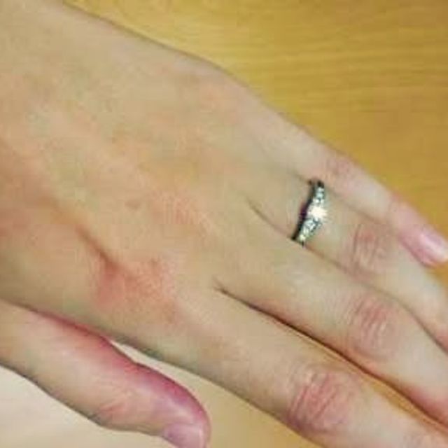 【俄(にわか)の口コミ】 自分たちの出身地である京都府のブランドだったこと。
指輪ごとに作られて…