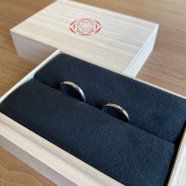 【出雲結(いずもゆい)の口コミ】 出雲結、独自の雲をイメージした指輪で、妻の指輪にはダイヤが入っている…