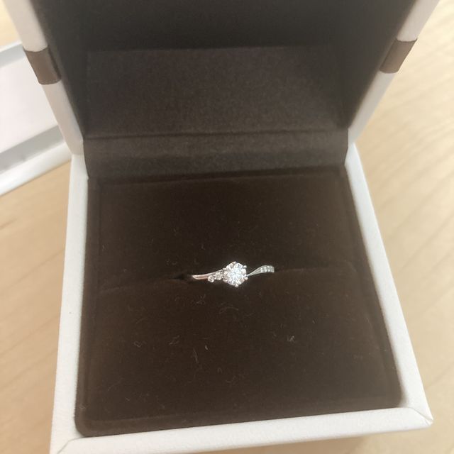 【アイプリモ(I-PRIMO)の口コミ】 色々なデザインを試着させて頂き、1番自分の中でしっくりくるデザインと付…