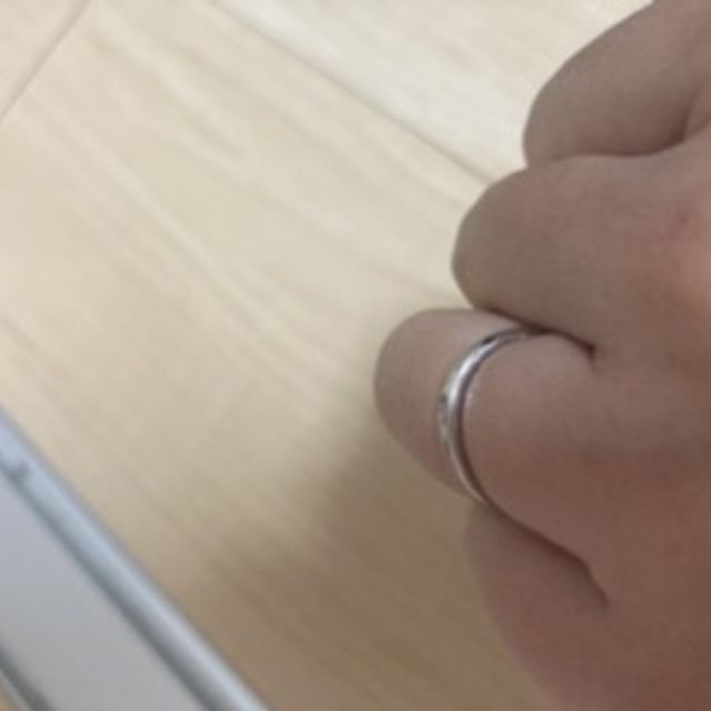 【銀座ダイヤモンドシライシの口コミ】 長くつける事を考えて、出来るだけシンプルなものを探していました。そこ…