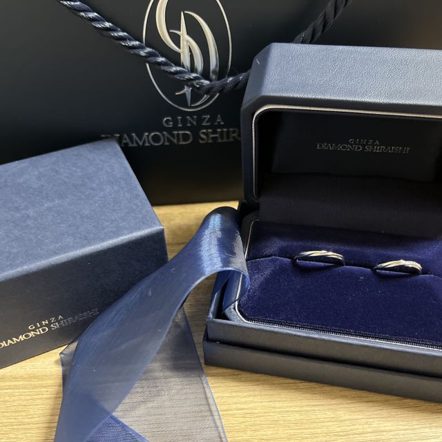 【銀座ダイヤモンドシライシの口コミ】 デザインで決めました。シンプルなものが良かったのですが、カタログで気…