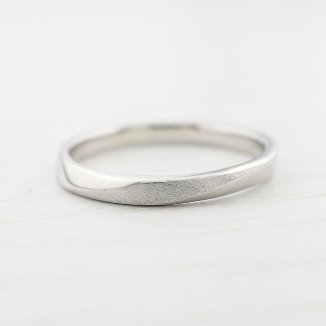 【Lienjoux(リアンジュ)の口コミ】 2人ともブランドのこだわりはなかったので、結婚指輪が2人の一つの思い出…