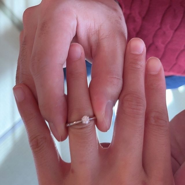 【4℃ BRIDAL(ヨンドシーブライダル)の口コミ】 プロポーズリングというプランがあったのが良かったです。半年までは自由…