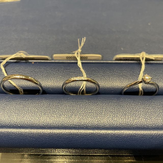 【銀座ダイヤモンドシライシの口コミ】 S字デザインの指輪が希望でしたが、様々なデザインを出してもらい試着した…