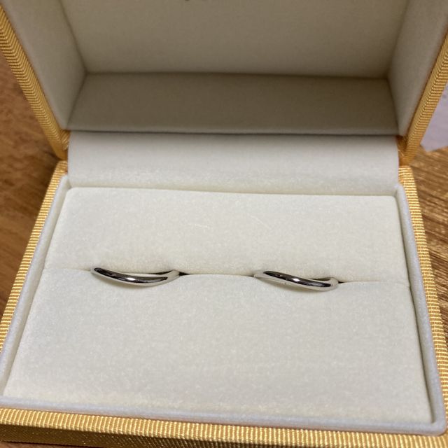【ケイウノ ブライダル(K.UNO BRIDAL)の口コミ】 指輪のデザインは、事前に2人でシンプルな物が良いと話をしていました。ネ…