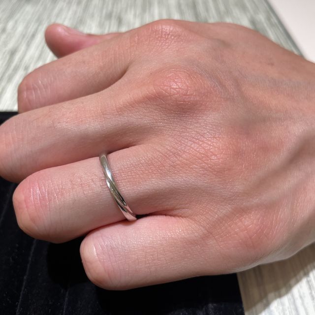 【TRECENTI(トレセンテ)の口コミ】 つけ心地が良く、内甲丸という内側が丸い仕様で、指輪をつけ慣れていなく…
