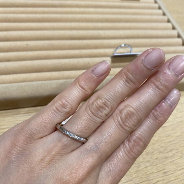 【TRECENTI(トレセンテ)の口コミ】 デザインやダイヤの数、並びで様々な種類があり、とても迷いましたが、斜…