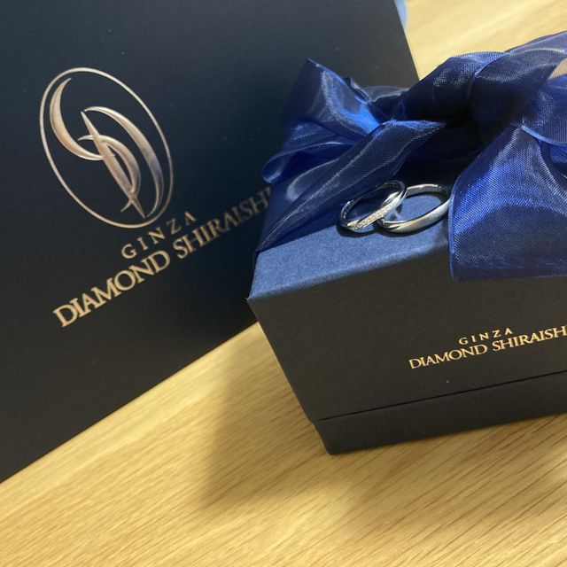 【銀座ダイヤモンドシライシの口コミ】 他のサイトを沢山を見比べてて種類が多く迷ったのですが、実際に店舗に行…