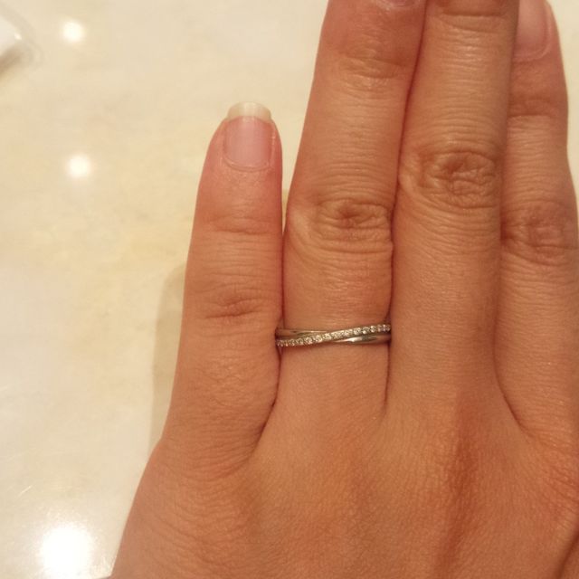 【ヴァンドーム青山(VENDOME AOYAMA)の口コミ】 自分は指が短かったので、細くてダイヤが入っているものがよかった為。
ま…