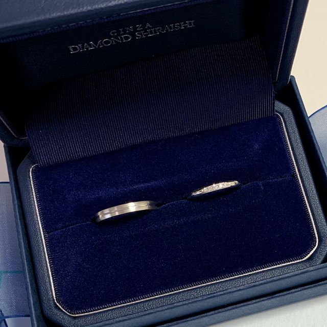 【銀座ダイヤモンドシライシの口コミ】 指輪の縁が丸くなっていることで、指にはめたときの痛みがなく、つけ心地…