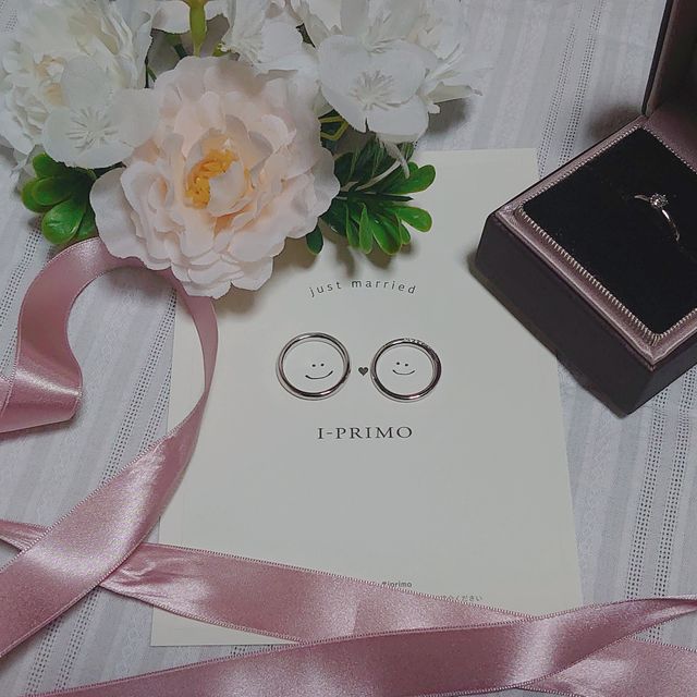 【アイプリモ(I-PRIMO)の口コミ】 ストレートタイプの指輪。
2人で同じデザインでと考えていたので、
年齢や…