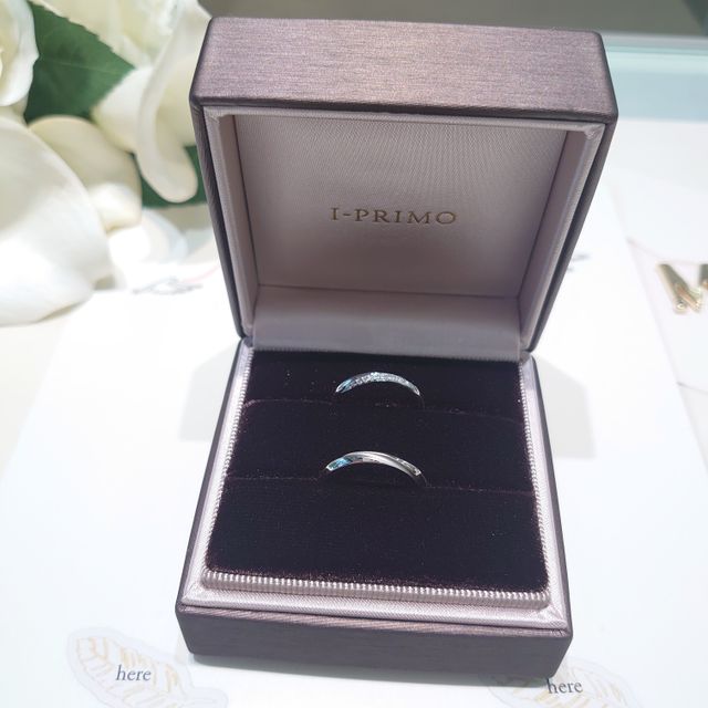 【アイプリモ(I-PRIMO)の口コミ】 ストレートタイプの指輪。
2人で同じデザインでと考えていたので、
年齢や…