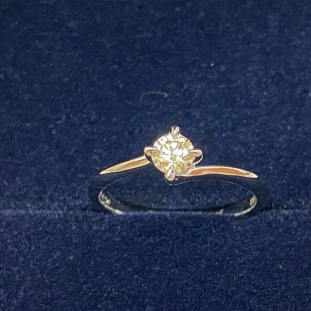 【HOSHI no SUNA 星の砂(ほしのすな)の口コミ】 とにかくシンプルで飽きのこないデザインの指輪を探していました。
そんな…