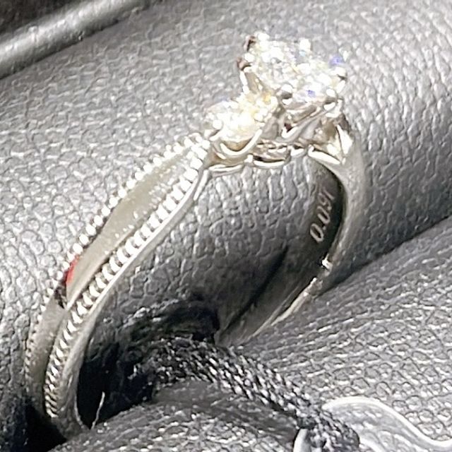 【エクセルコダイヤモンド(EXELCO DIAMOND)の口コミ】 デザインが個性的でかつ、すごくかわいい。ずっと大切に着けていたいと思…