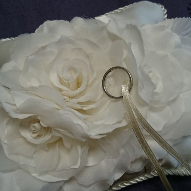 【4℃ BRIDAL(ヨンドシーブライダル)の口コミ】 元々結婚指輪はシンプルなデザインのプラチナが良いねと主人と決めていま…