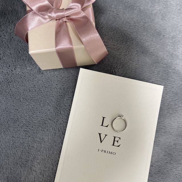 【アイプリモ(I-PRIMO)の口コミ】 婚約者に似合いそうだった。デザインが可愛い、おしゃれです！婚約者の普…