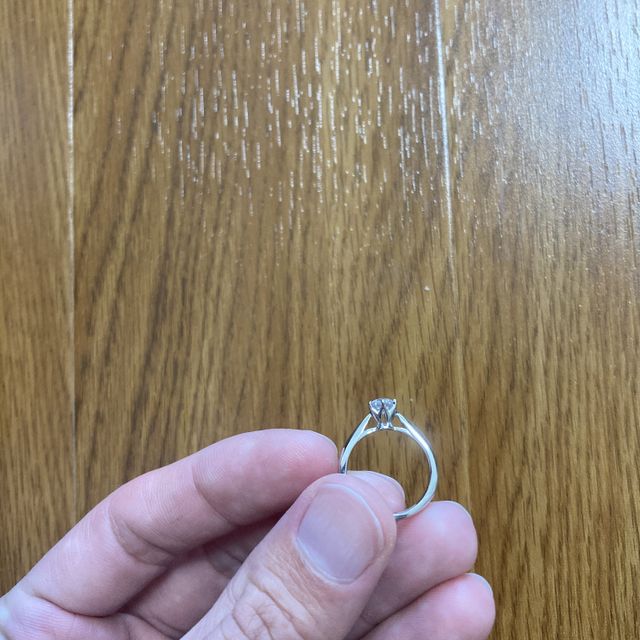 【銀座ダイヤモンドシライシの口コミ】 やはりデザインが良かったからです。
いろいろ周りましたが、ここがピンと…