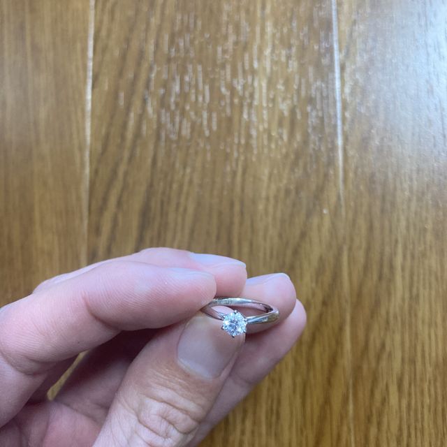 【銀座ダイヤモンドシライシの口コミ】 やはりデザインが良かったからです。
いろいろ周りましたが、ここがピンと…