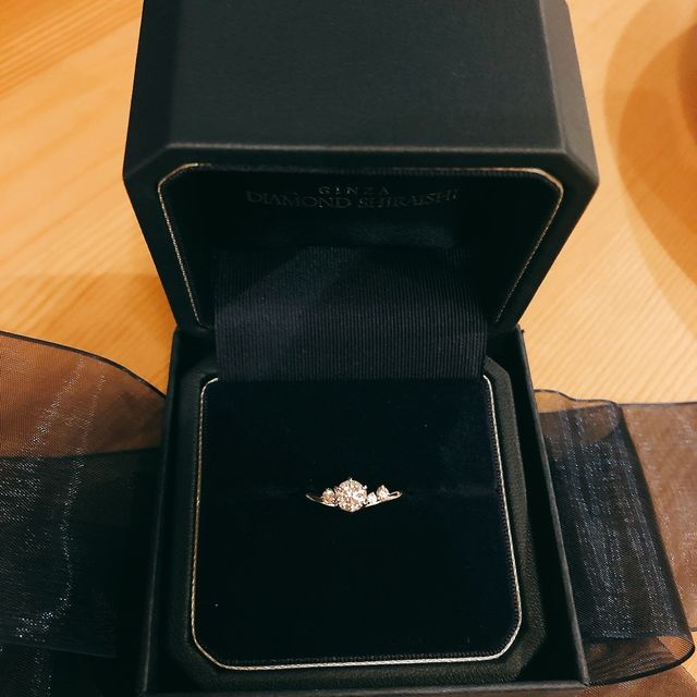 【銀座ダイヤモンドシライシの口コミ】 サプライズではなく、彼と2人で店舗を周り吟味しました。

ダイヤモンド:…