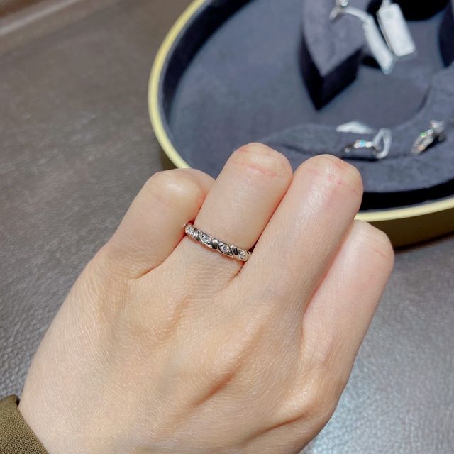 【ショーメ(CHAUMET)の口コミ】 デザインが可愛くつけて見た時にこれだ！と思った。ワンダイヤかエイトダ…