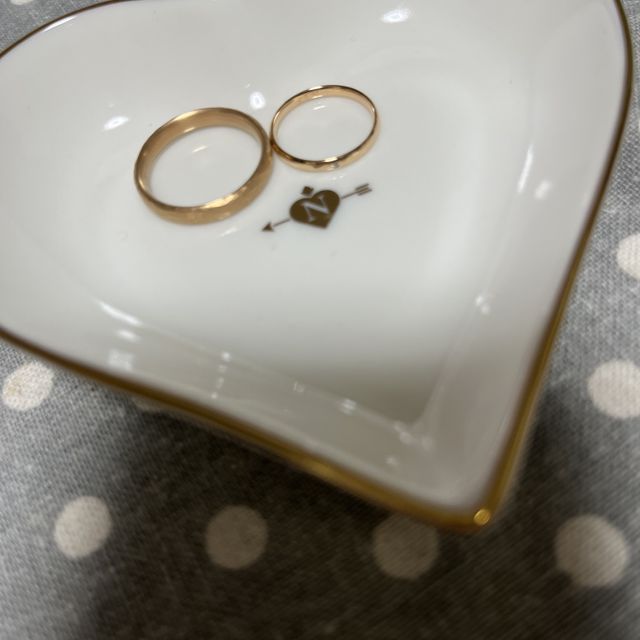 【NIESSING(ニーシング)の口コミ】 ハンドクラフト仕上げが斬新で個性が出て良いと思った。また、色がクラシ…