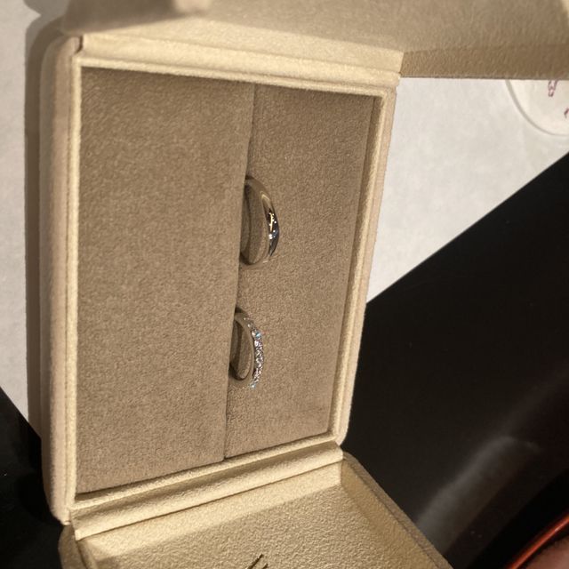 【和光ブライダルブティックギンザの口コミ】 なんといっても、技術力の高さとダイヤモンドの輝きです！！
爪どめであり…