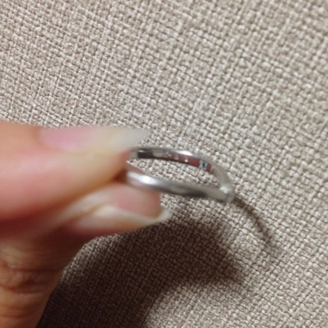 【アイプリモ(I-PRIMO)の口コミ】 つけた時に、指が細く見えること、リングは細身であること、婚約指輪とも…