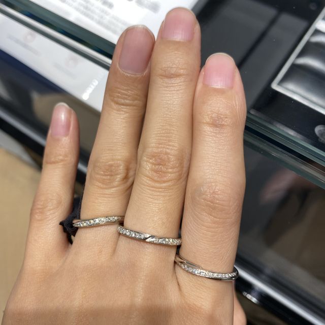 【エクセルコダイヤモンド(EXELCO DIAMOND)の口コミ】 真ん中にデザインがあるのが気に入り、エクセルコダイヤモンドの中で1番最…