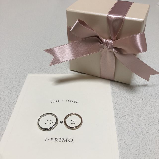 【アイプリモ(I-PRIMO)の口コミ】 少しでも綺麗に見えるようV字デザインのシンプルな指輪を探してこの指輪に…