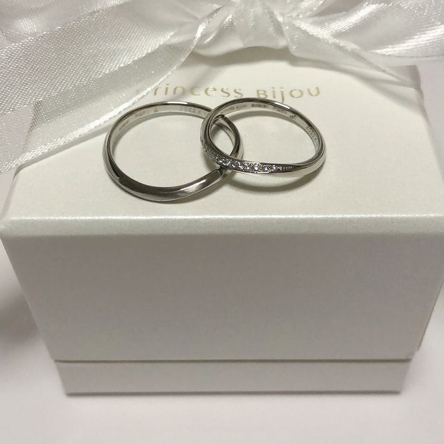 【Princess Bijou(プリンセス・ビジュー)の口コミ】 某雑誌では私の指には「3mm幅の細すぎず太すぎないストレートのものが似合…