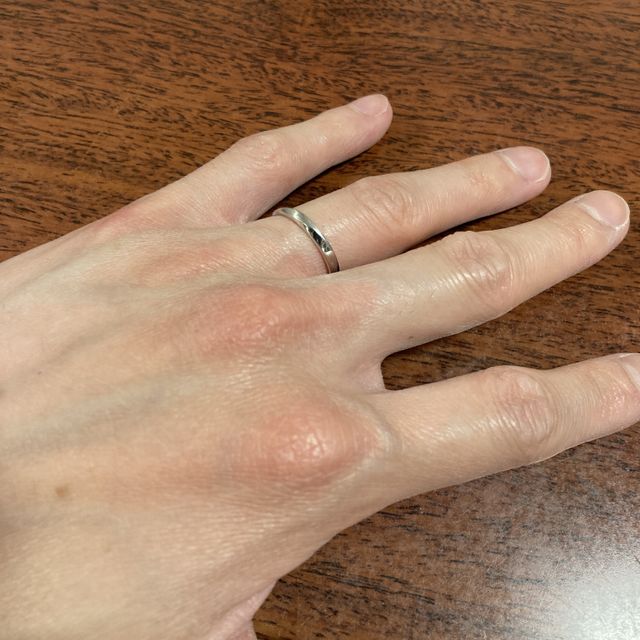 【Ponte Vecchio(ポンテヴェキオ)の口コミ】 デザインがシンプルで普段着けていても飽きがこないと思い購入しました。…