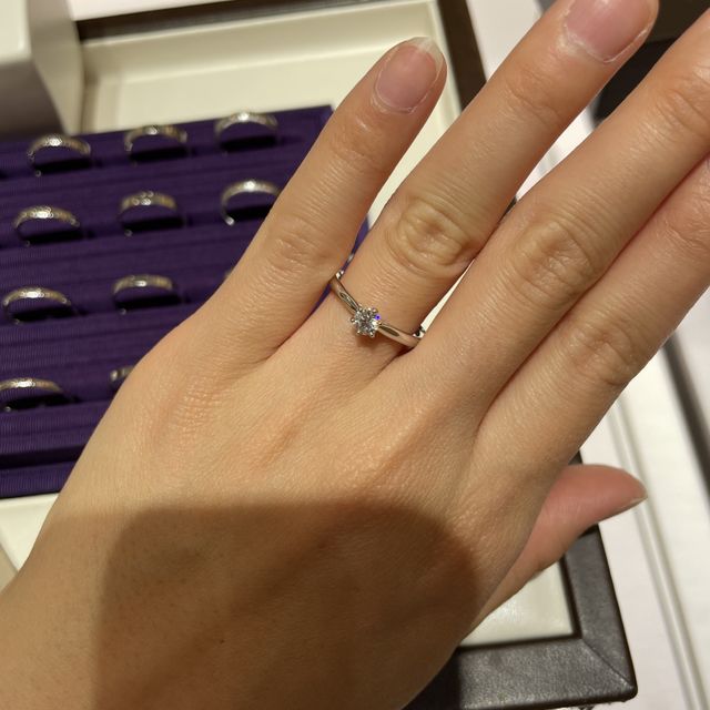 【俄(にわか)の口コミ】 婚約指輪と結婚指輪を選びに行きました。結婚指輪はハーフエタニティリン…