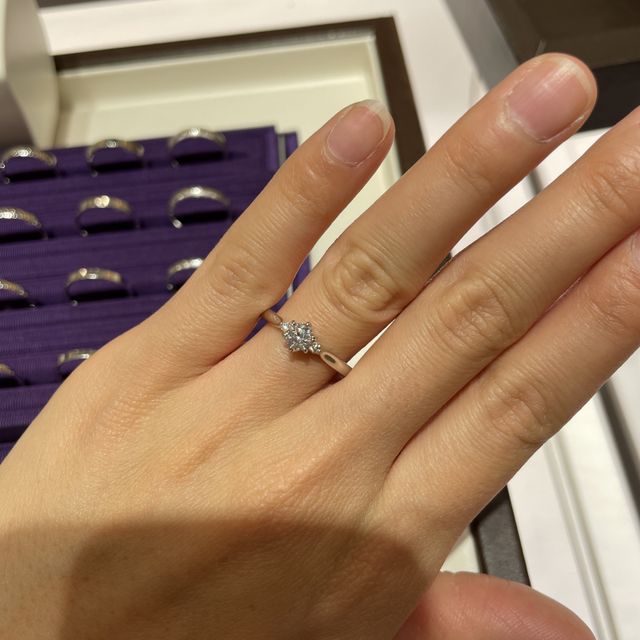 【俄(にわか)の口コミ】 婚約指輪と結婚指輪を選びに行きました。結婚指輪はハーフエタニティリン…